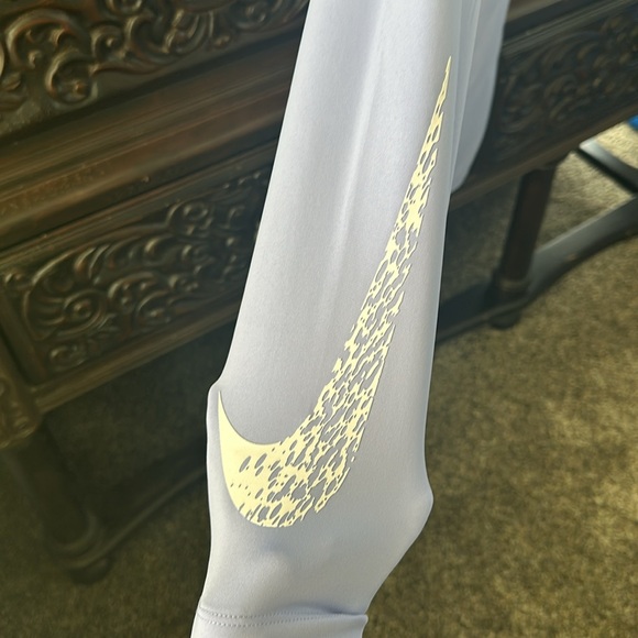Nike leggings, brand, new, medium size purple - Picture 3 of 4
